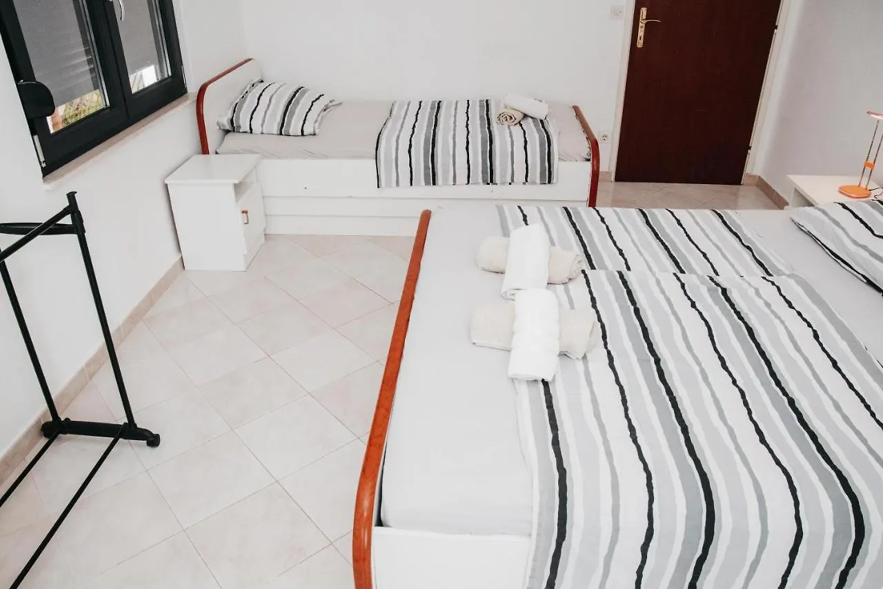 Villa Aequum Gasthof Okrug Gornji